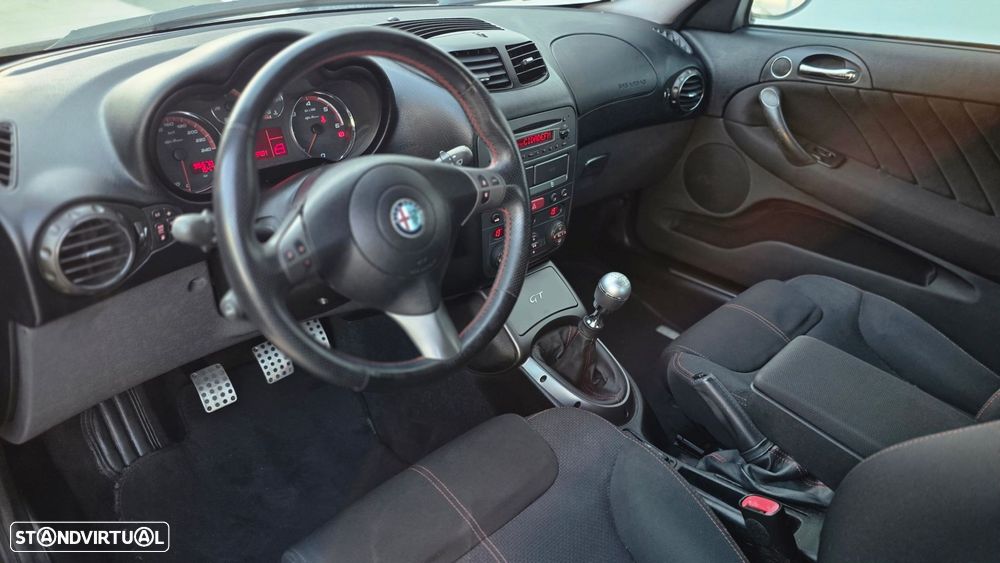 Alfa Romeo GT 1.9 JTD M-JET Q2 - 24
