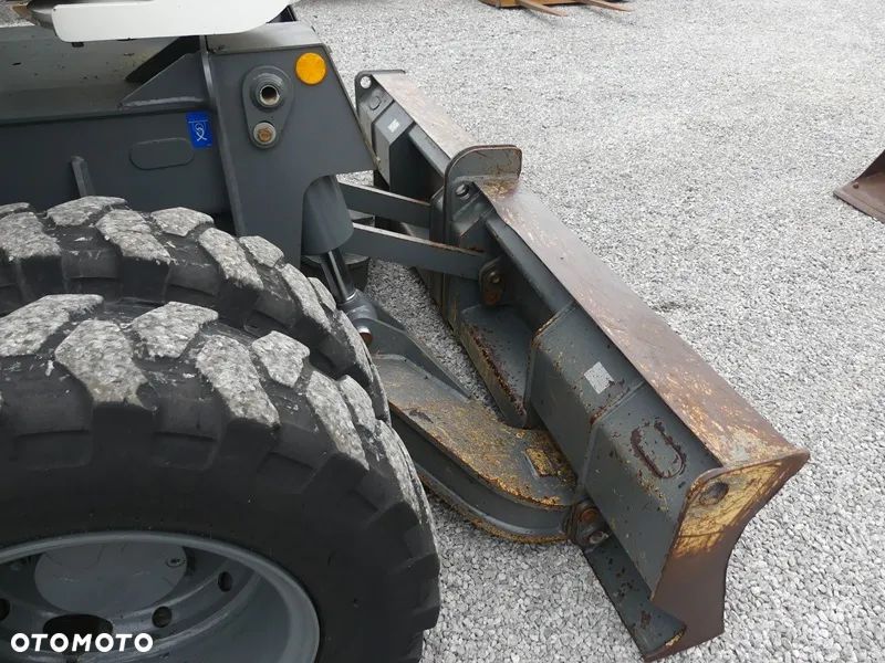 Liebherr A910 Compact / sprowadzona / ładny stan / - 25