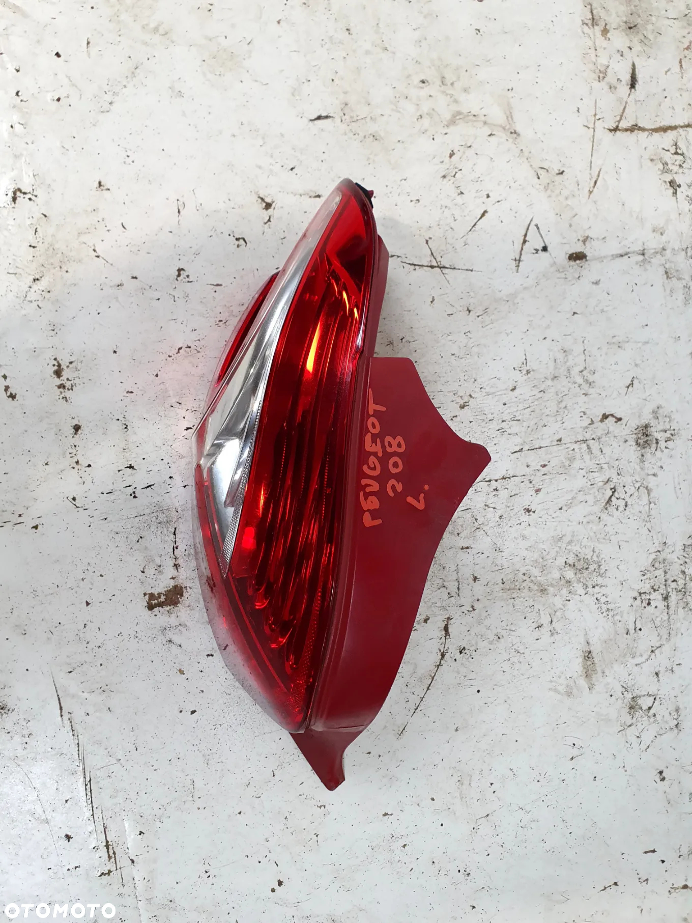 Peugeot 208 lampa tylna lewa - 2