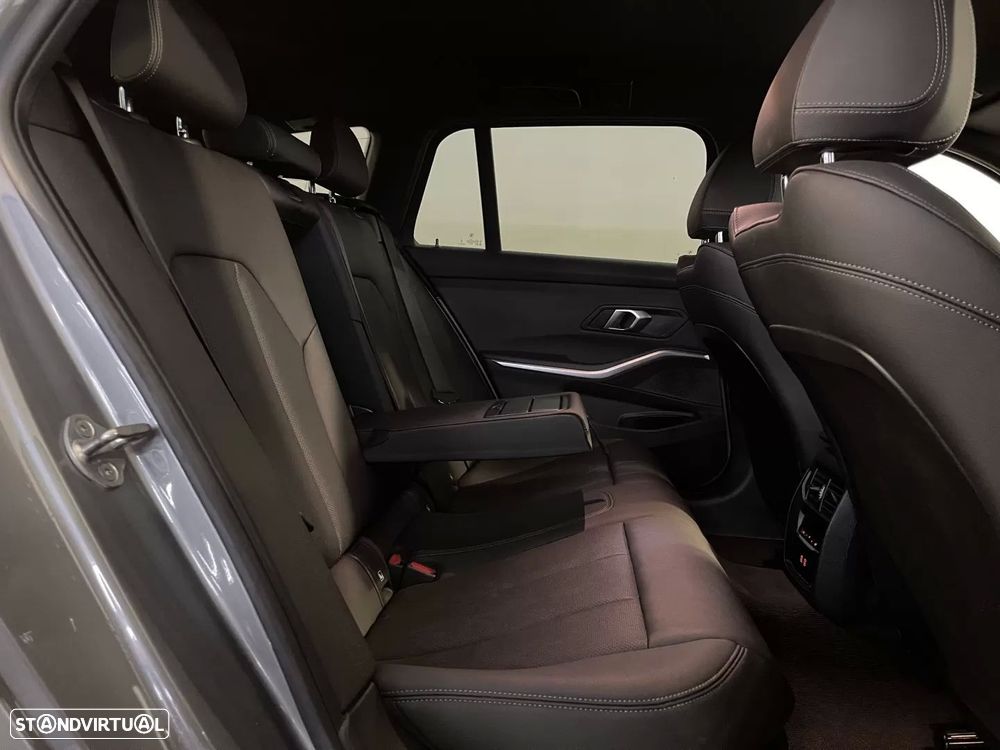 BMW 320 e Pack Desportivo M Auto - 18
