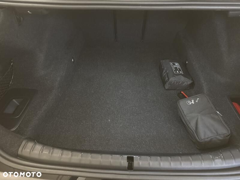 BMW Seria 5 530i mHEV - 24