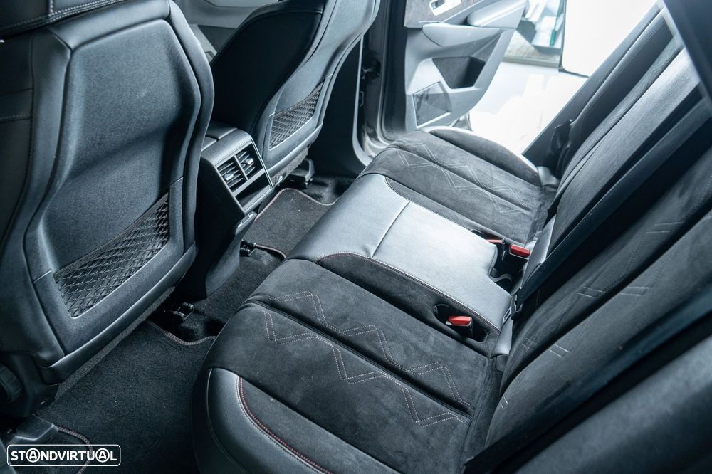 DS DS7 Crossback E-Tense Performance Line EAT8 - 7