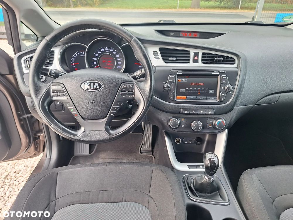 Kia Ceed 1.4 CVVT Fifa World Cup Edition - 21