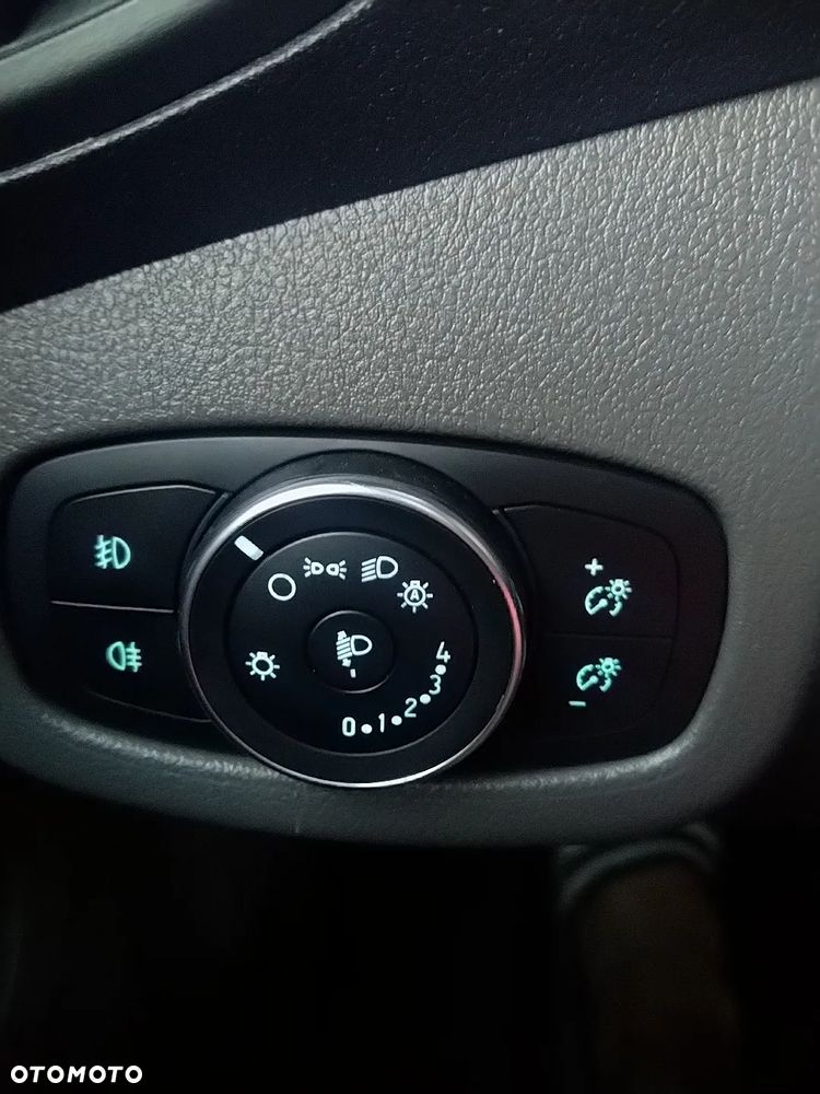 Ford Tourneo Connect - 37