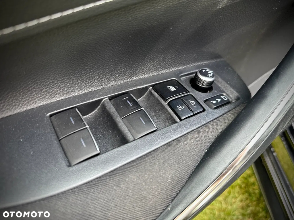 Toyota Corolla 1.8 Hybrid Comfort - 20