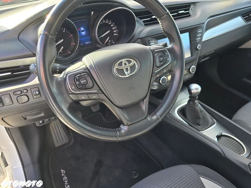 Toyota Avensis 2.0 D-4D Premium - 21