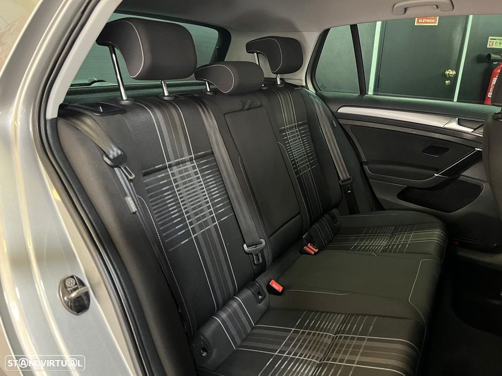 VW Golf 1.6 TDi Confortline - 34