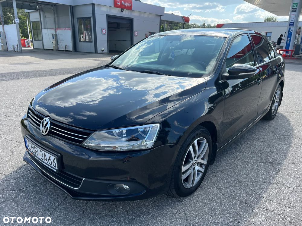 Volkswagen Jetta 1.6 TDI Comfortline - 1