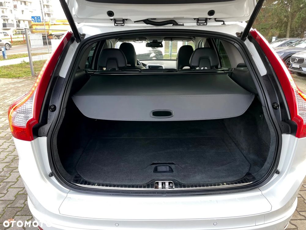 Volvo XC 60 T6 AWD Geartronic Summum - 14