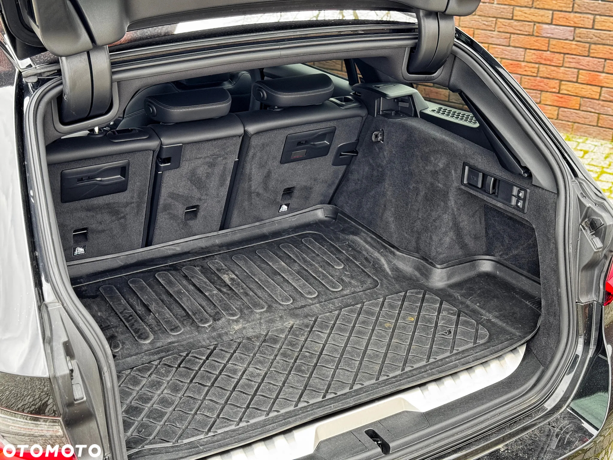 BMW Seria 3 330e xDrive M Sport sport - 26