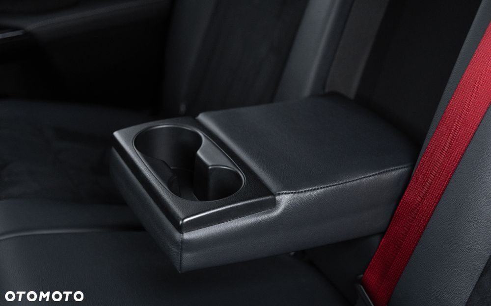 Toyota Hilux 2.8 D-4D Double Cab GR Sport II 4x4 - 31