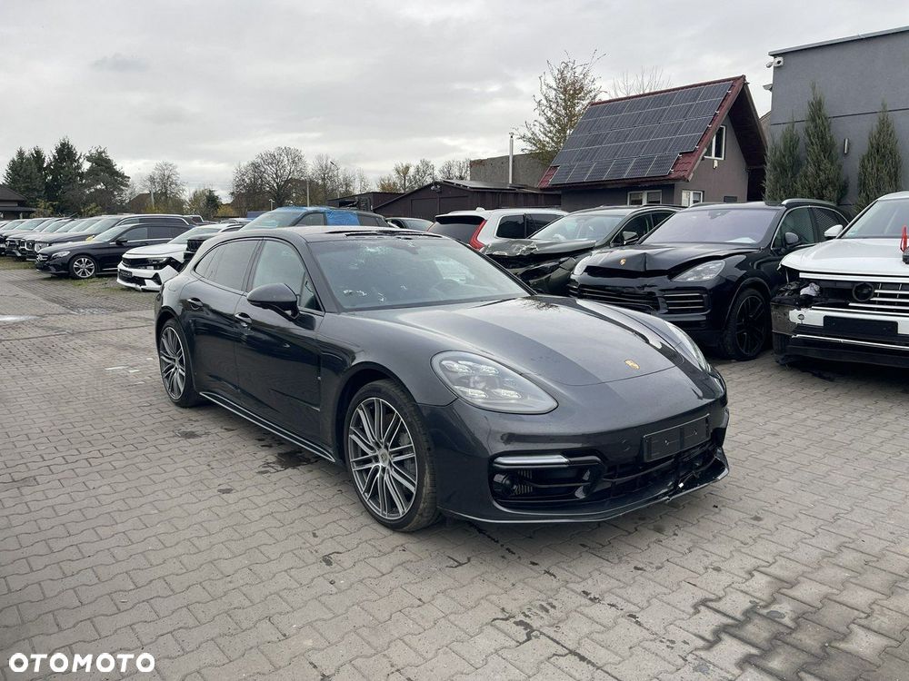 Porsche Panamera 4S Sport Turismo - 2