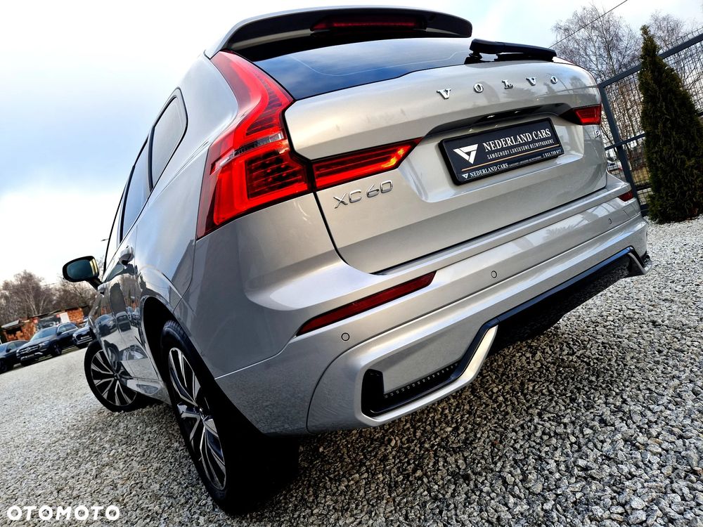 Volvo XC 60 B4 D Plus Dark - 8
