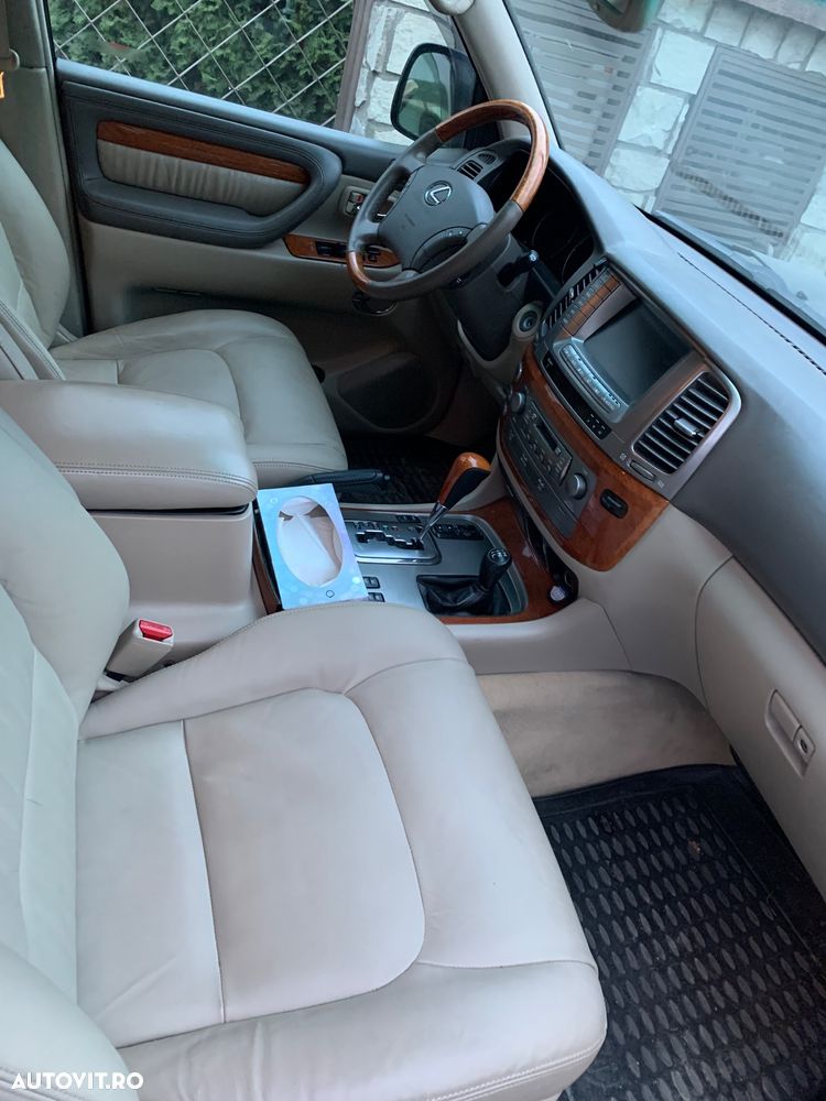 Lexus Seria LX - 35