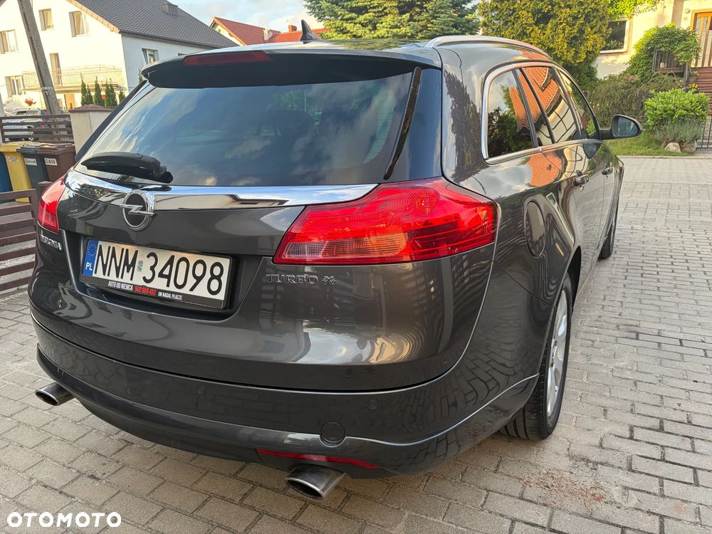 Opel Insignia 2.0 Turbo 4x4 Design Edition - 4