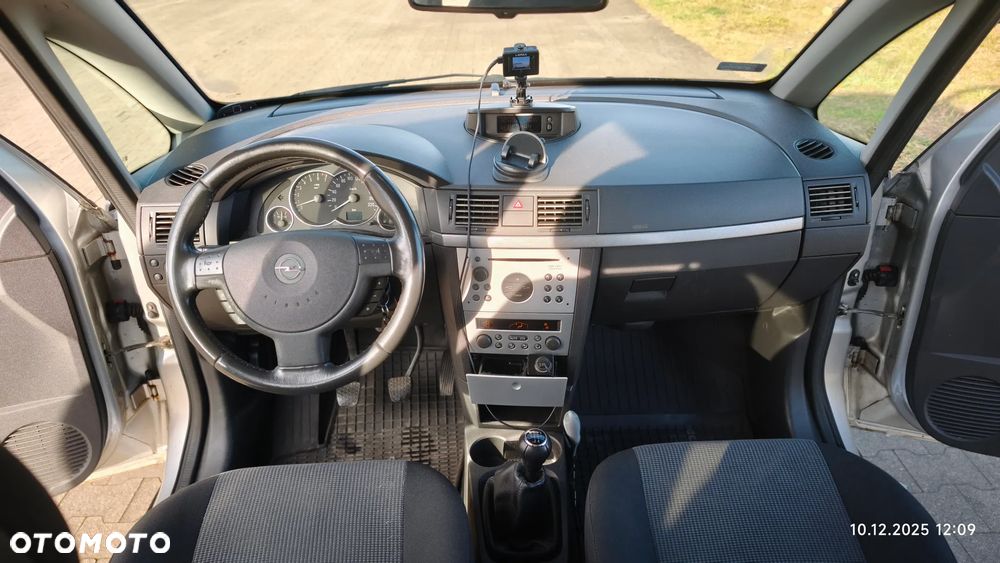 Opel Meriva 1.6 16V (Essentia) - 12