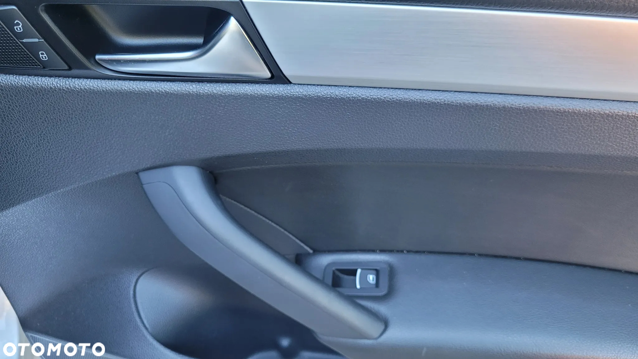Volkswagen Passat - 11