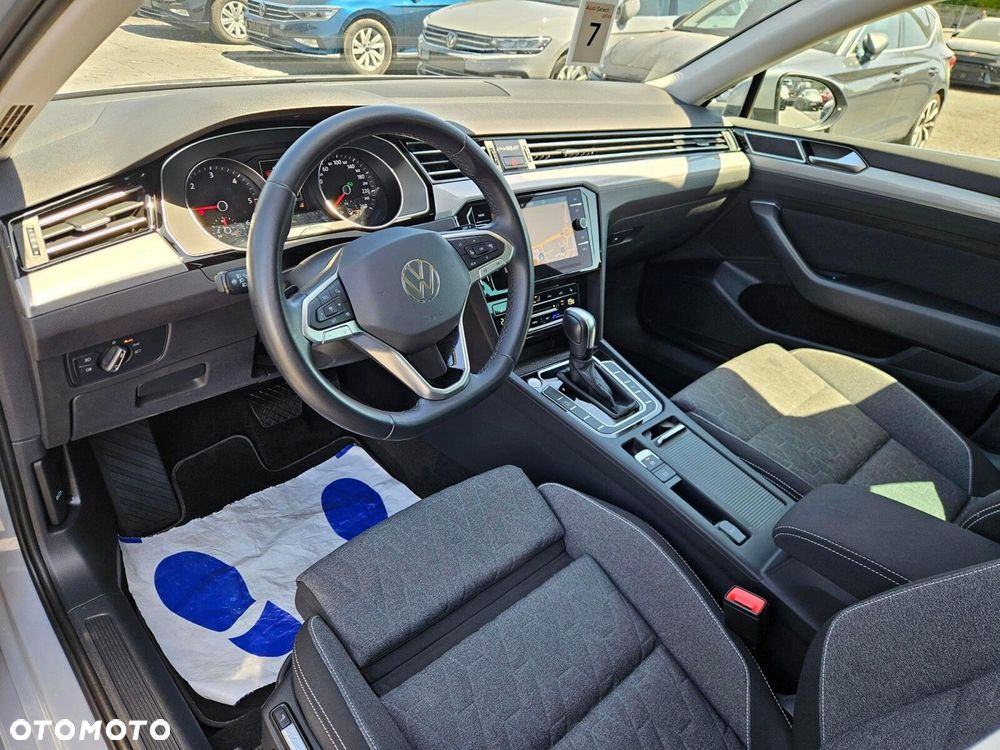 Volkswagen Passat - 10