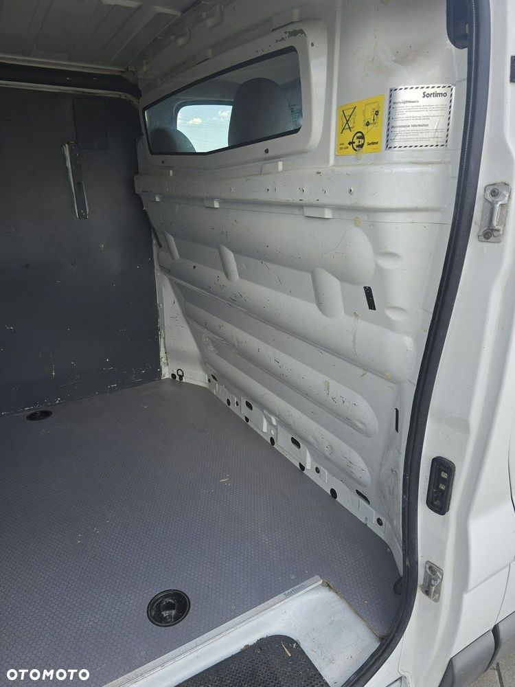 Opel Vivaro - 17