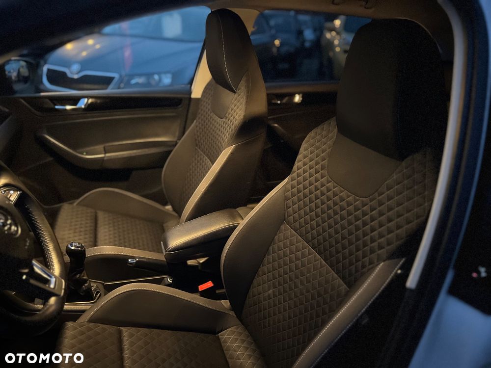 Skoda RAPID 1.0 TSI Cool Edition - 23