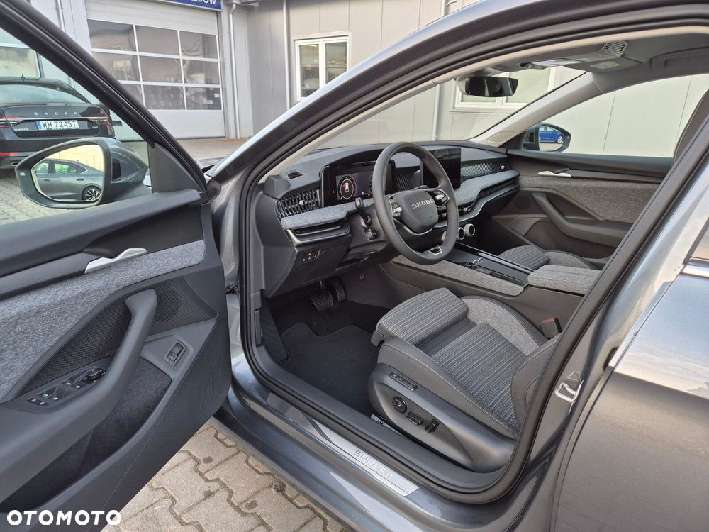 Skoda Superb 2.0 TDI SCR 4x4 Edition 130 DSG - 12