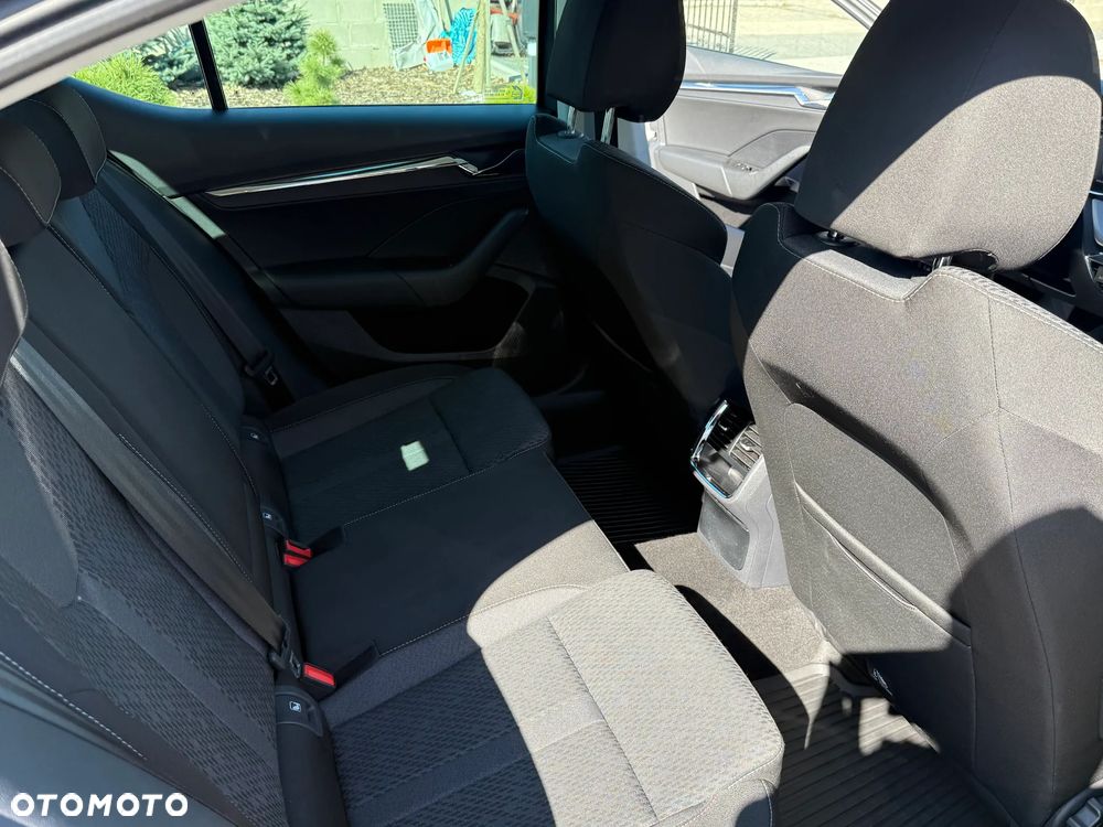 Skoda Octavia 2.0 TDI Style DSG - 14