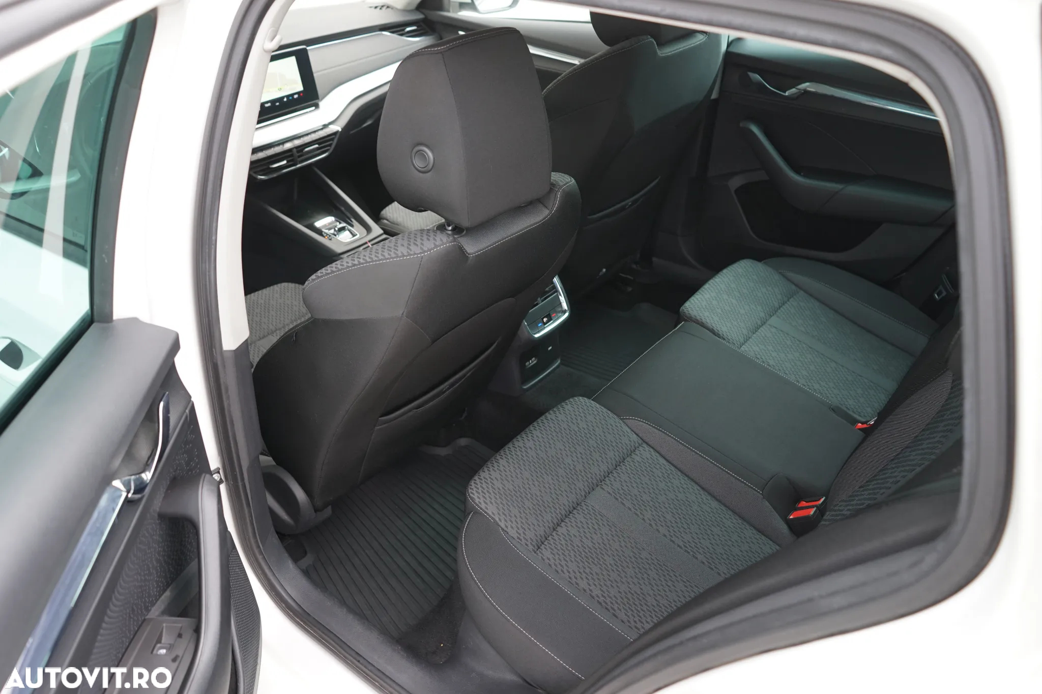 Skoda Octavia Combi Diesel 2.0 TDI DSG Style - 28