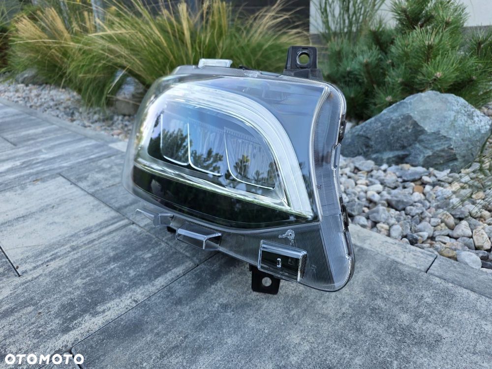 mercedes sprinter 907 w907 910 lampa prawa przód full led performance a9109068200 - 3