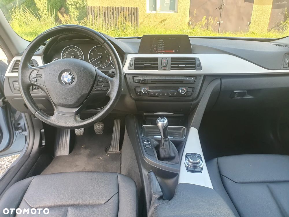 BMW Seria 3 318d - 3