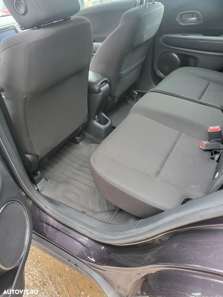 Honda HR-V 1.5 i-VTEC 4x2 6MT Elegance - 6