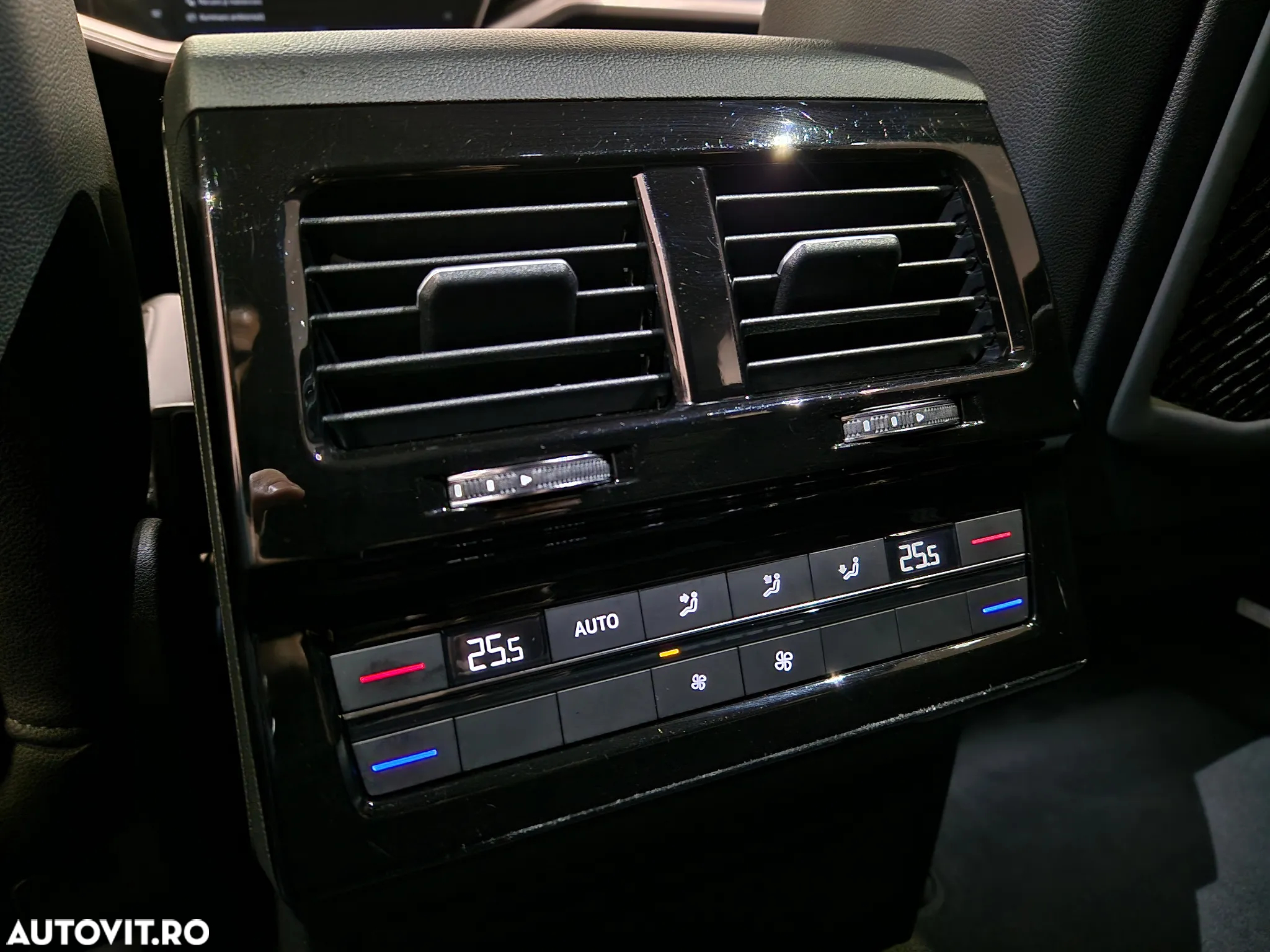 Volkswagen Touareg 3.0 V6 TDI 4Motion DPF Automatik Atmosphere - 29