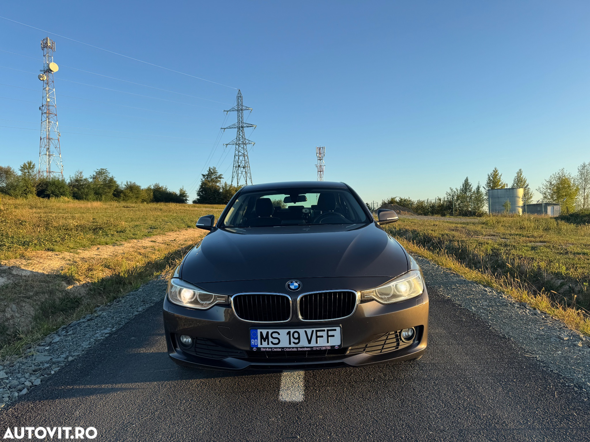 BMW Seria 3 318d - 11