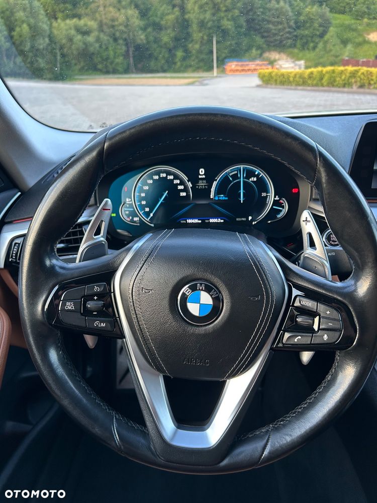 BMW Seria 5 520d xDrive - 18