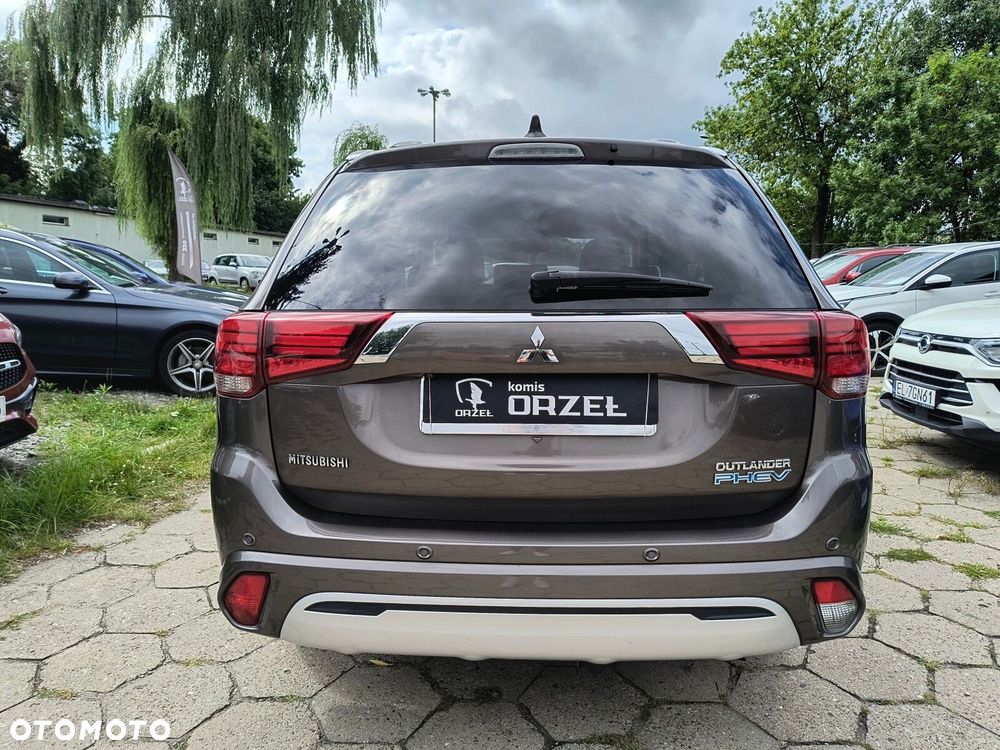 Mitsubishi Outlander - 6