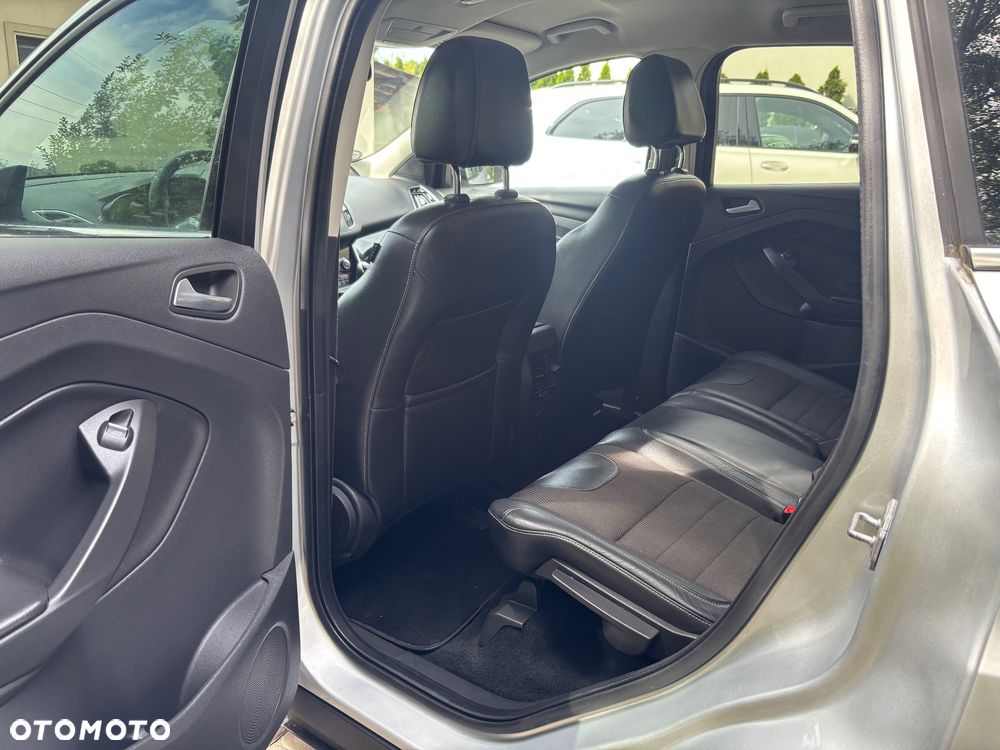 Ford Kuga 2.0 TDCi 2x4 Titanium - 21