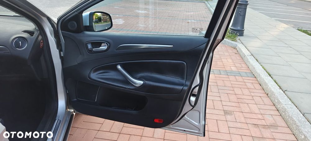 Ford Mondeo 2.5 Titanium S - 14