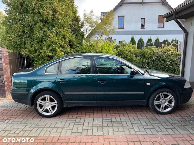 Volkswagen Passat 1.6 Comfortline - 3