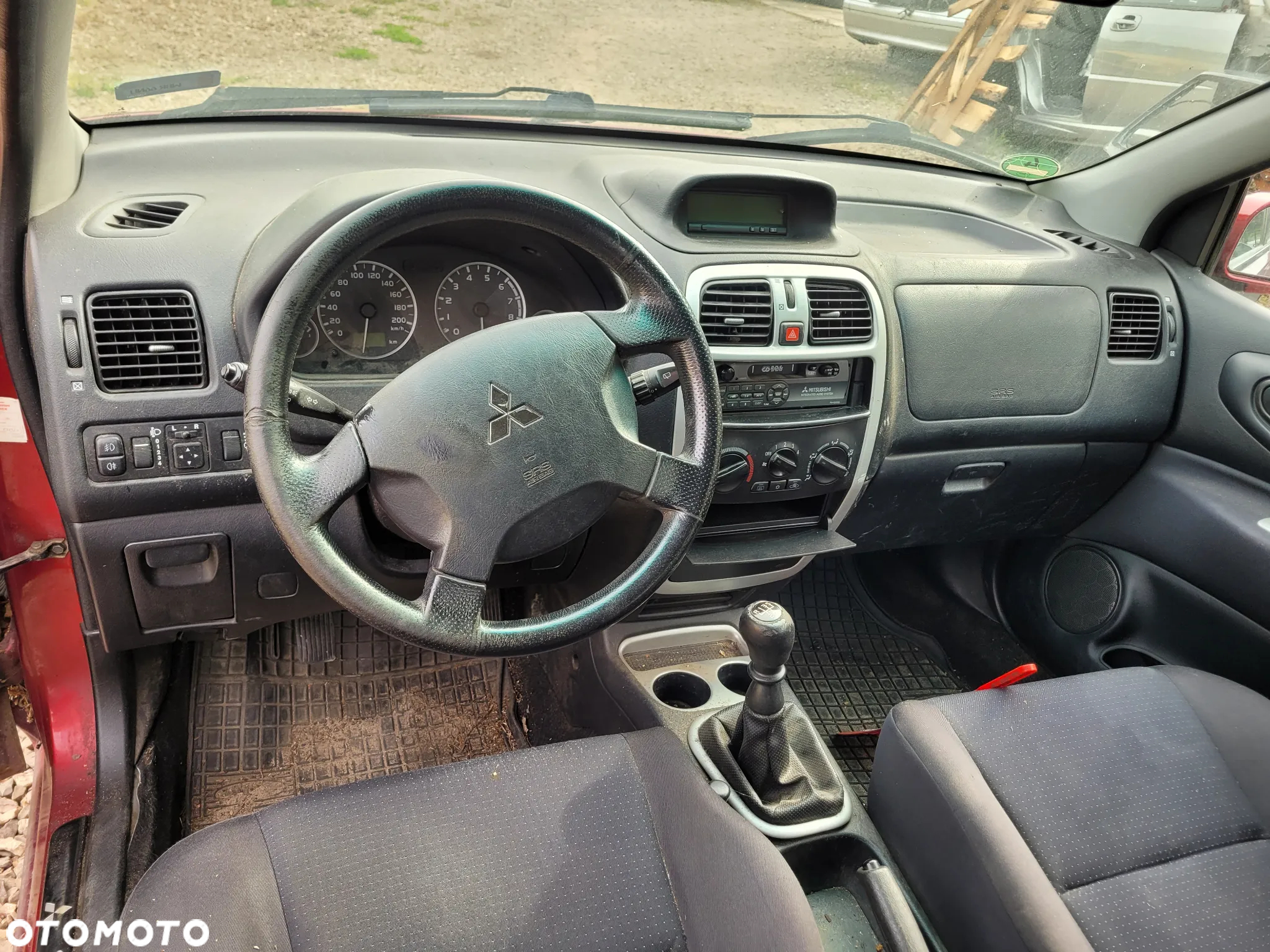 mitsubishi space star fotel kanapa deska kokpit podsufitka boczek podłokietnik licznik panel szyb - 3