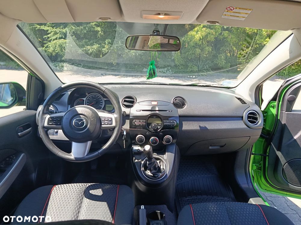 Mazda 2 - 8