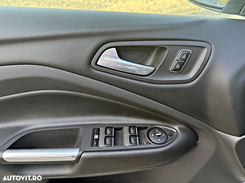 Ford Kuga 2.0 TDCi 4x4 Aut. Titanium - 35