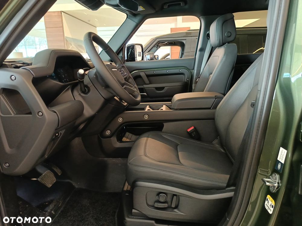 Land Rover Defender - 17