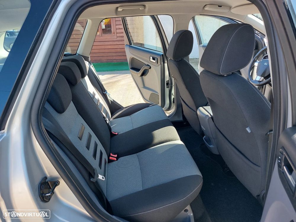 Ford Focus SW 1.6 TDCi Trend - 12