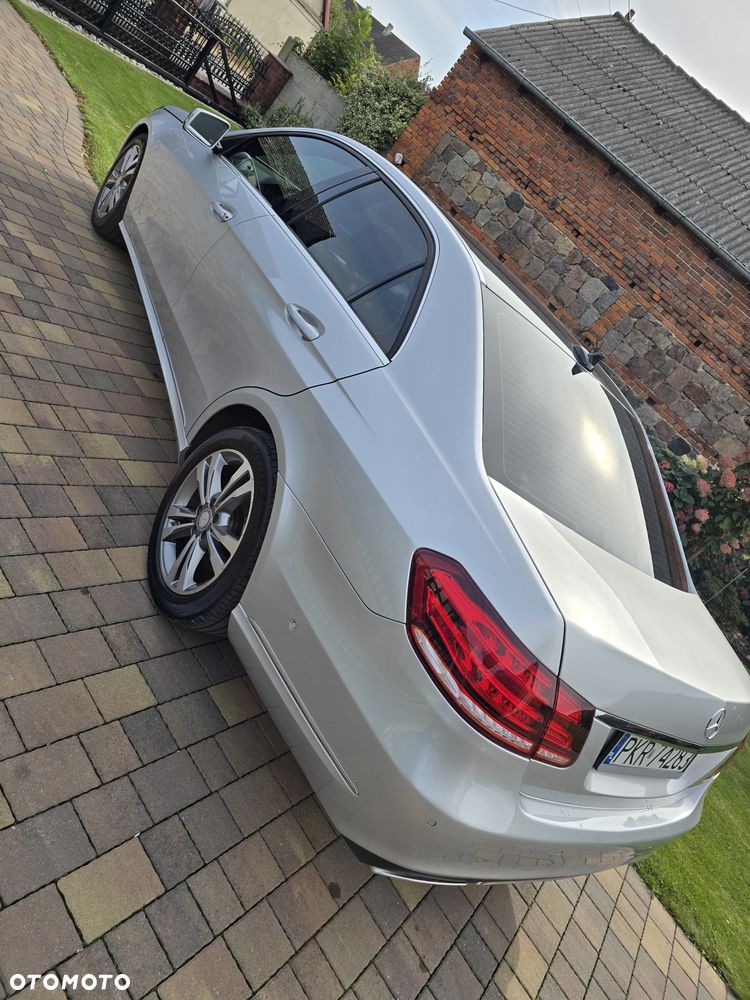 Mercedes-Benz Klasa E 350 BlueTEC 4-Matic Classic - 14