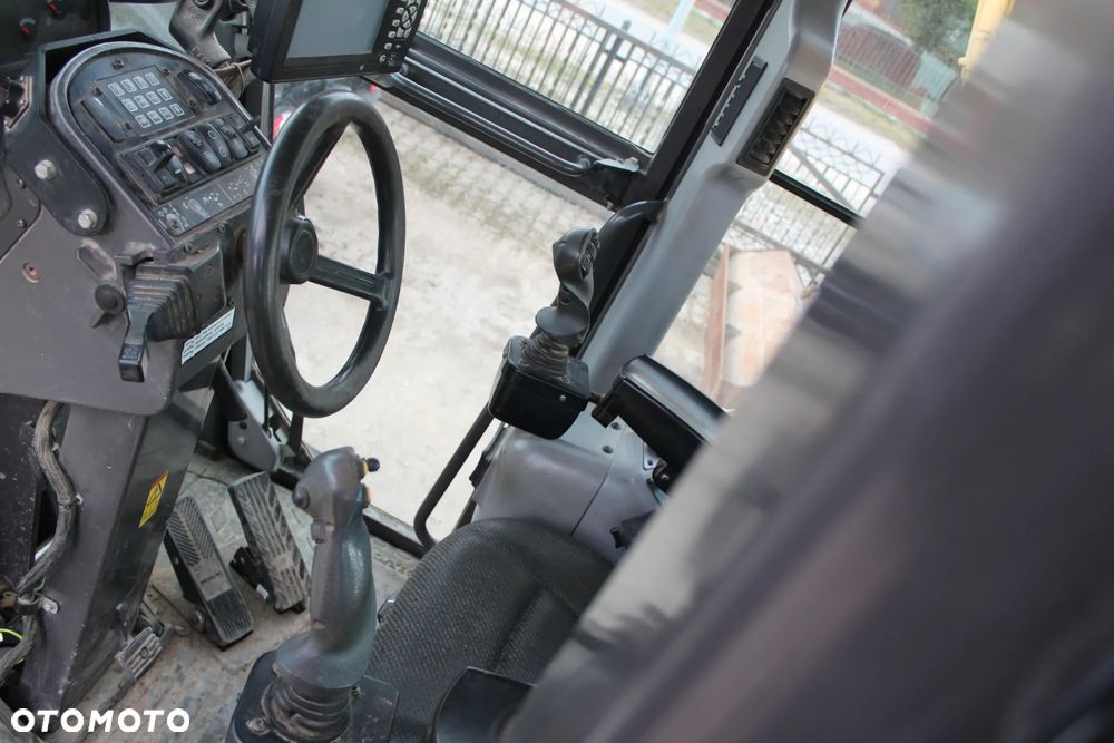 Volvo Równiarka G 946 B - 12