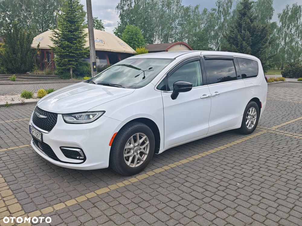Chrysler Pacifica - 16