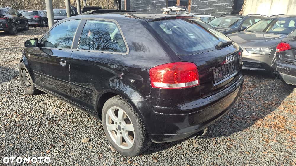 Audi A3 3-drzwiowe 2.0 FSI Ambiente - 4