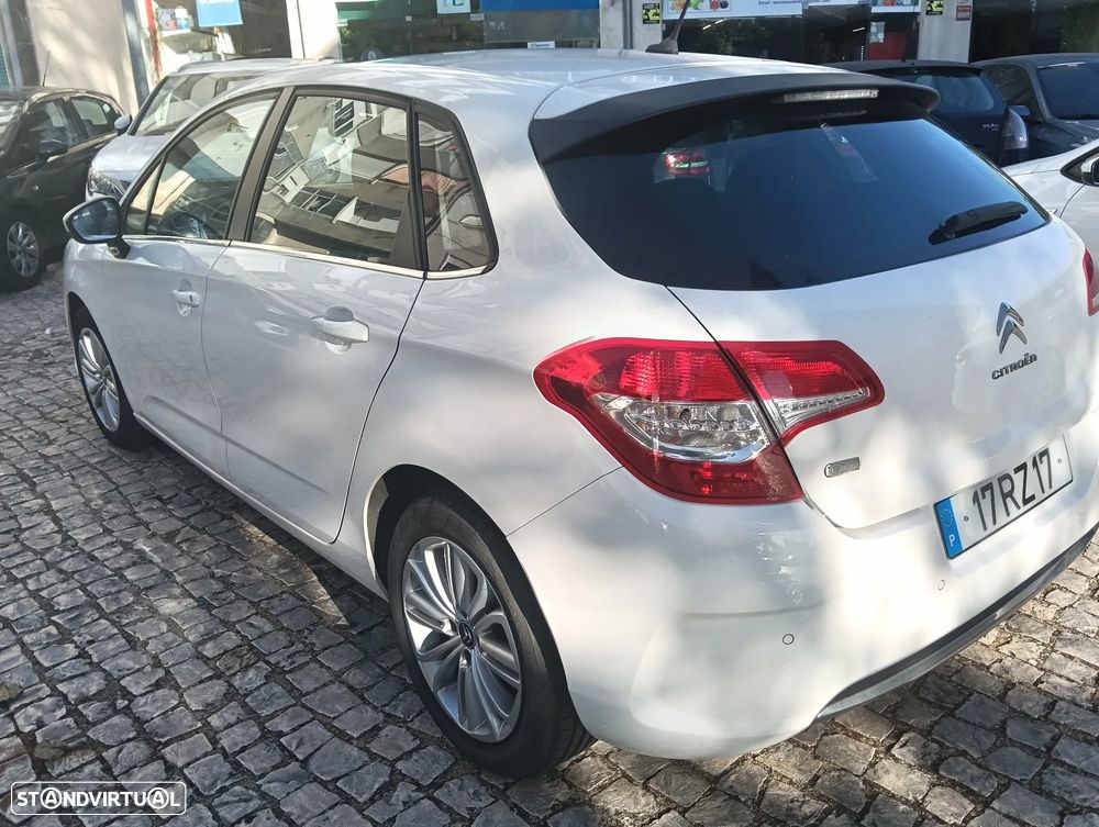 Citroën C4 e-HDi 110 Exclusive - 10