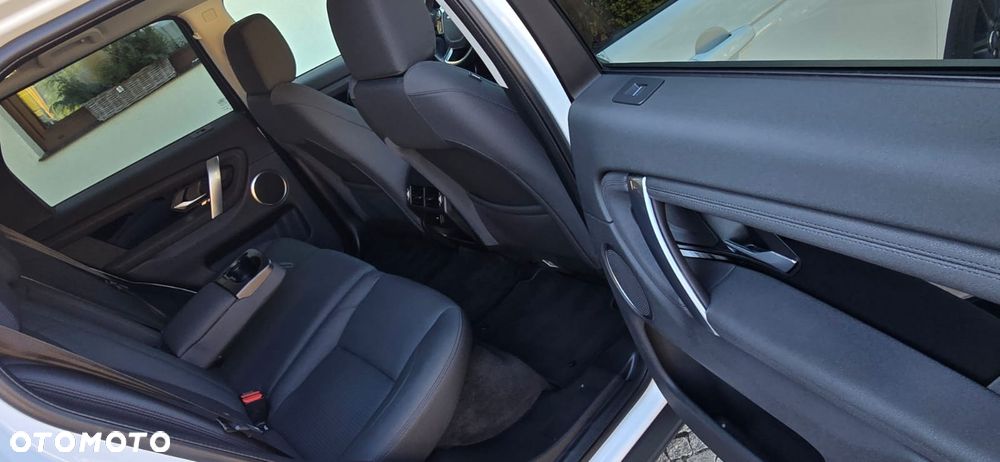 Land Rover Discovery Sport 2.0 D180 R-Dynamic SE - 24