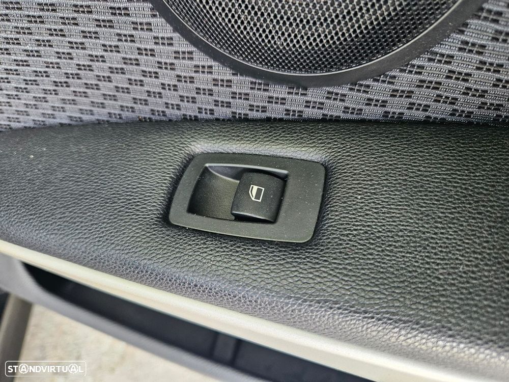 BMW 318 d LifeStyle - 42