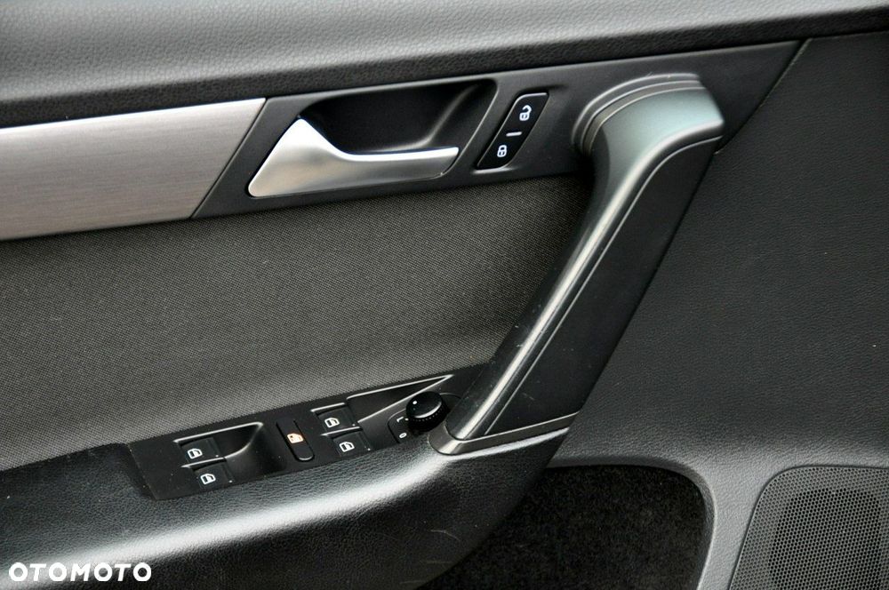 Volkswagen Passat - 36